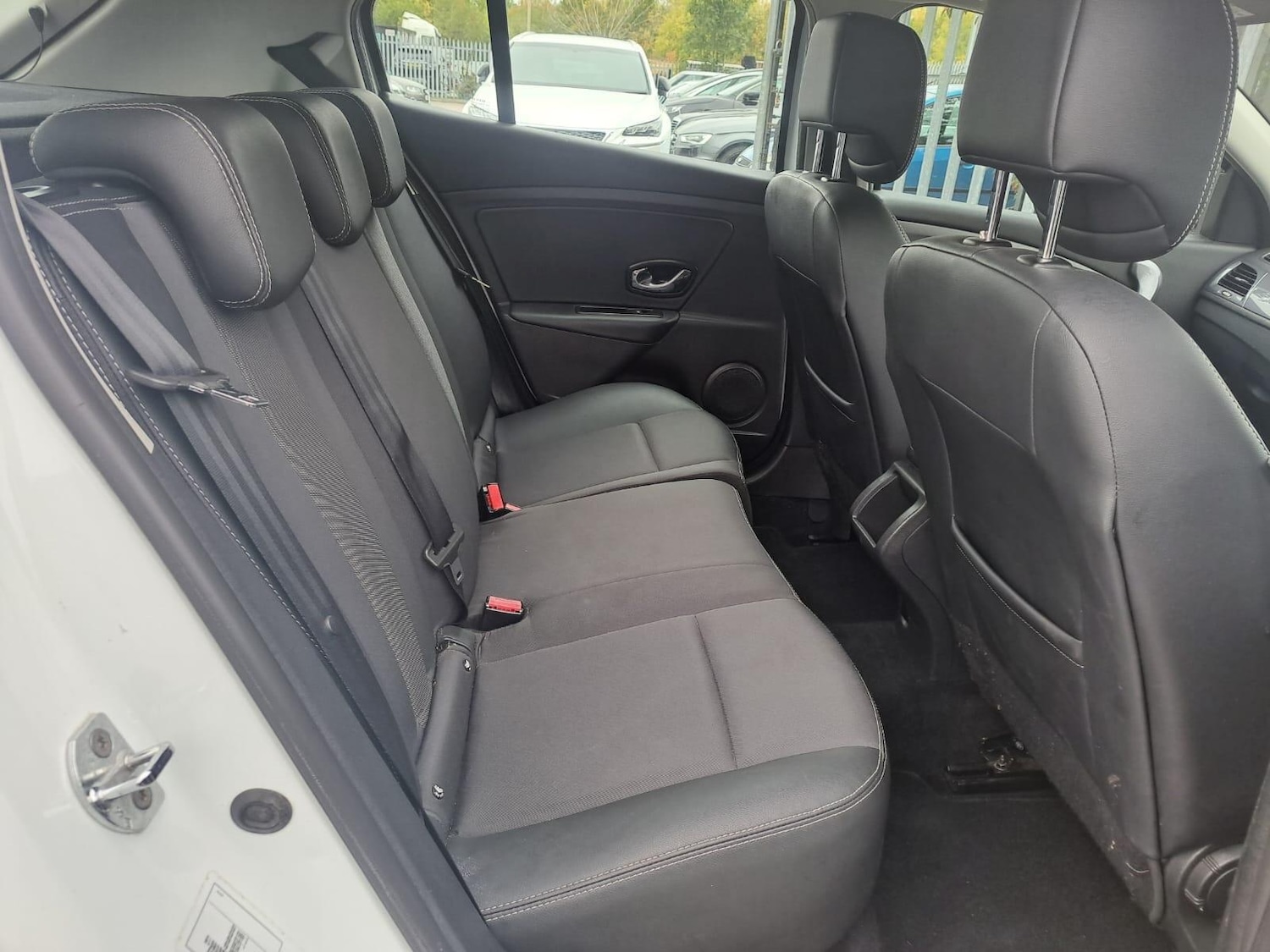 Used Renault Megane 2015 for sale - 76283305: Photo 12