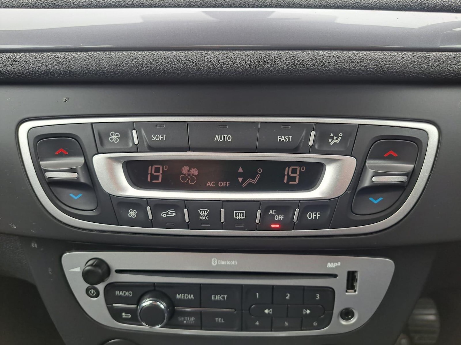 Used Renault Megane 2015 for sale - 76283305: Photo 40