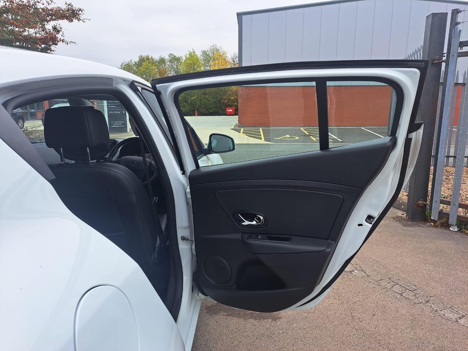 Used Renault Megane 2015 for sale - 76283305: Photo 51