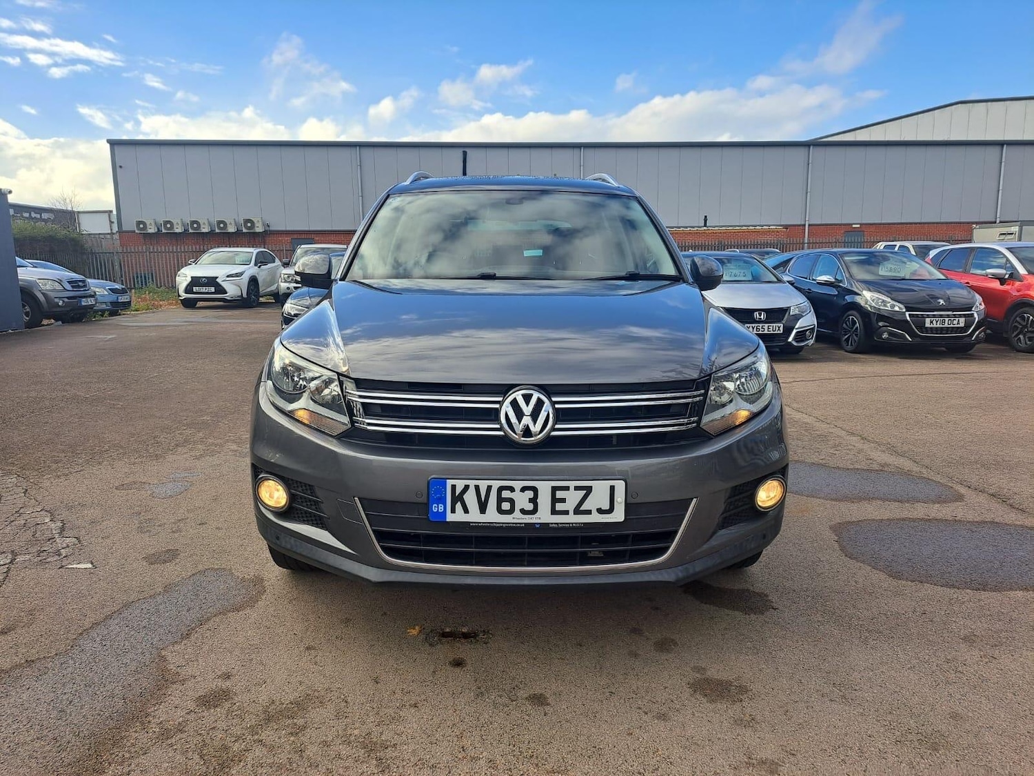 Used Volkswagen Tiguan 2013 for sale - 76584061: Photo 2