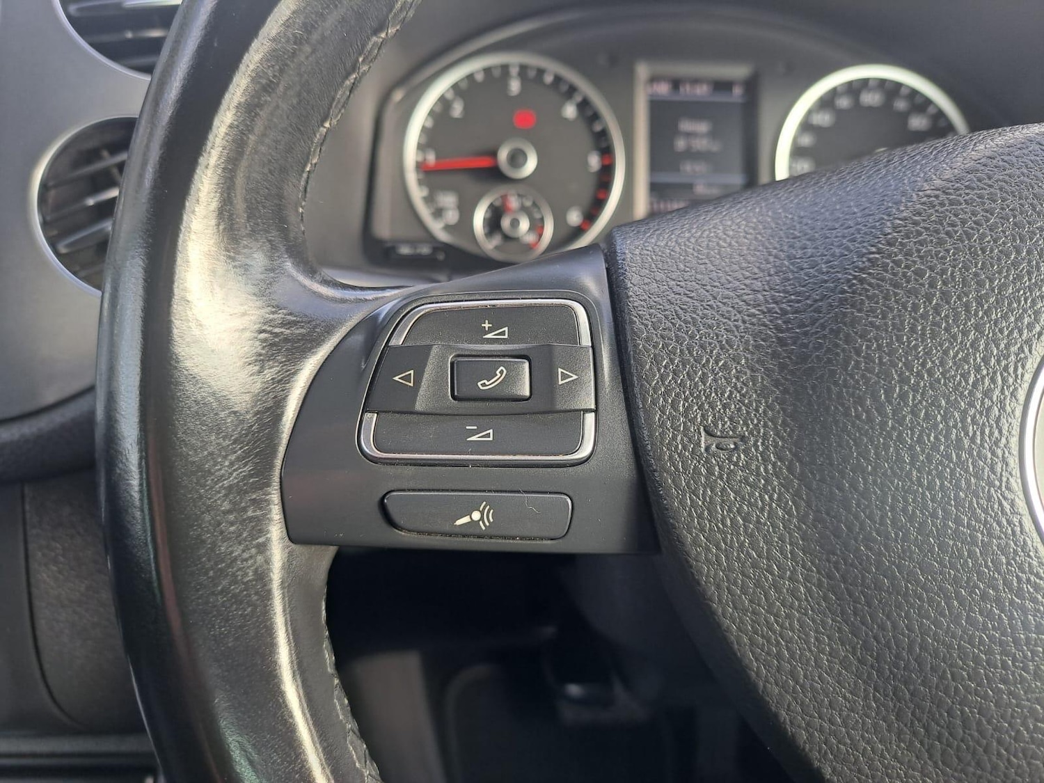 Used Volkswagen Tiguan 2013 for sale - 76584061: Photo 24