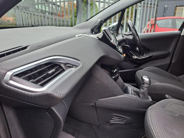 Used Peugeot 208 2018 for sale - 76314732: Photo 14