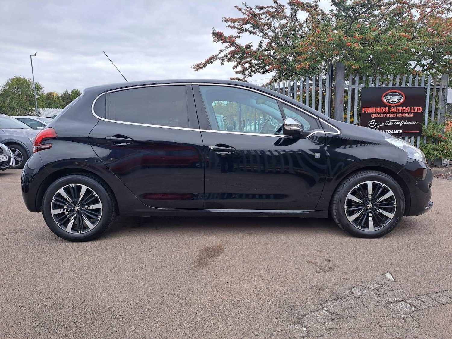 Used Peugeot 208 2018 for sale - 76314732: Photo 3