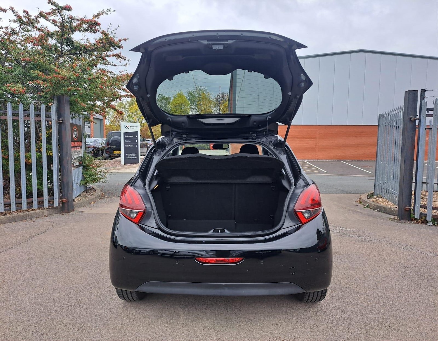 Used Peugeot 208 2018 for sale - 76314732: Photo 52