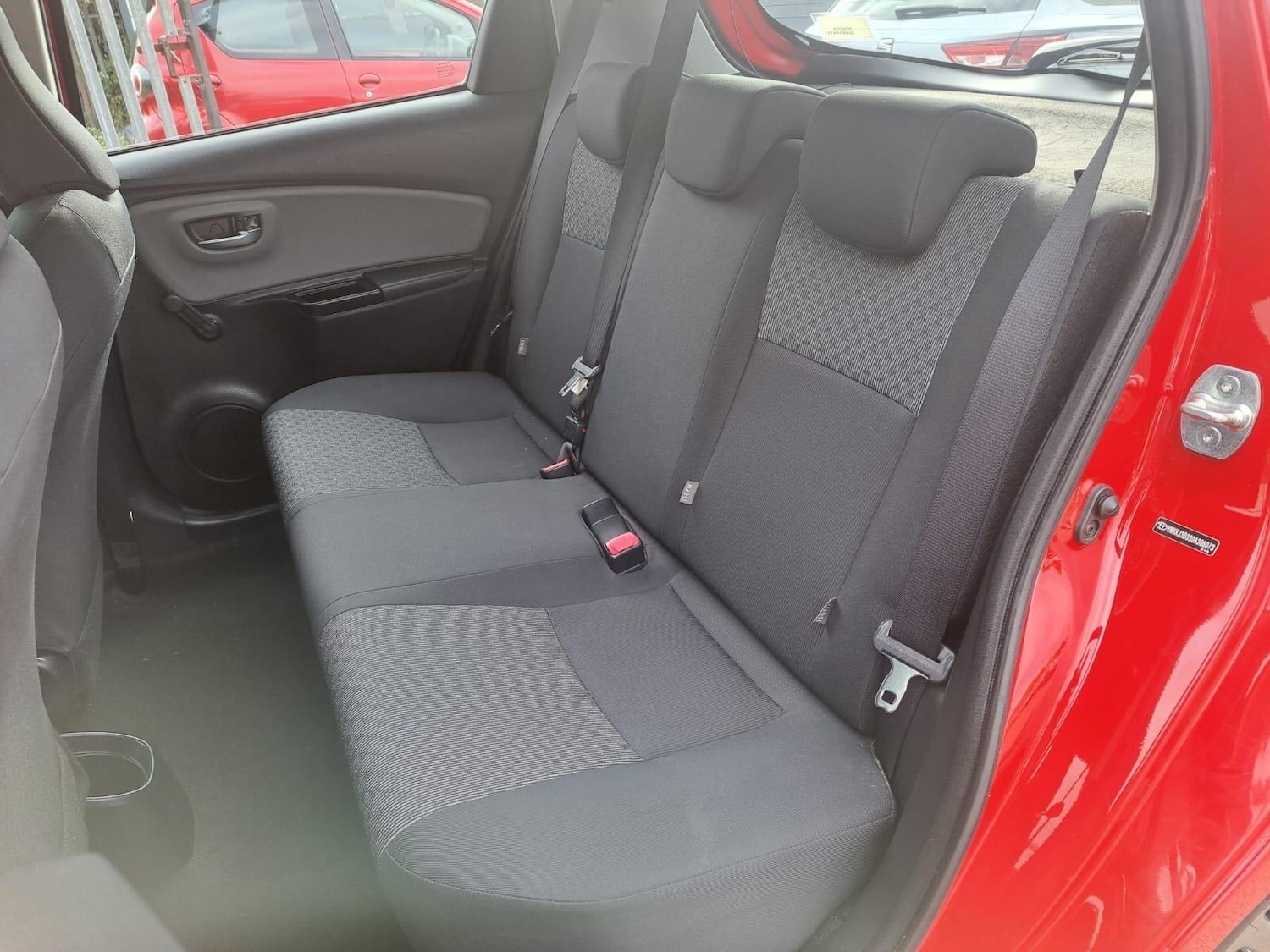 Used Toyota Yaris 2015 for sale - 76991684: Photo 20