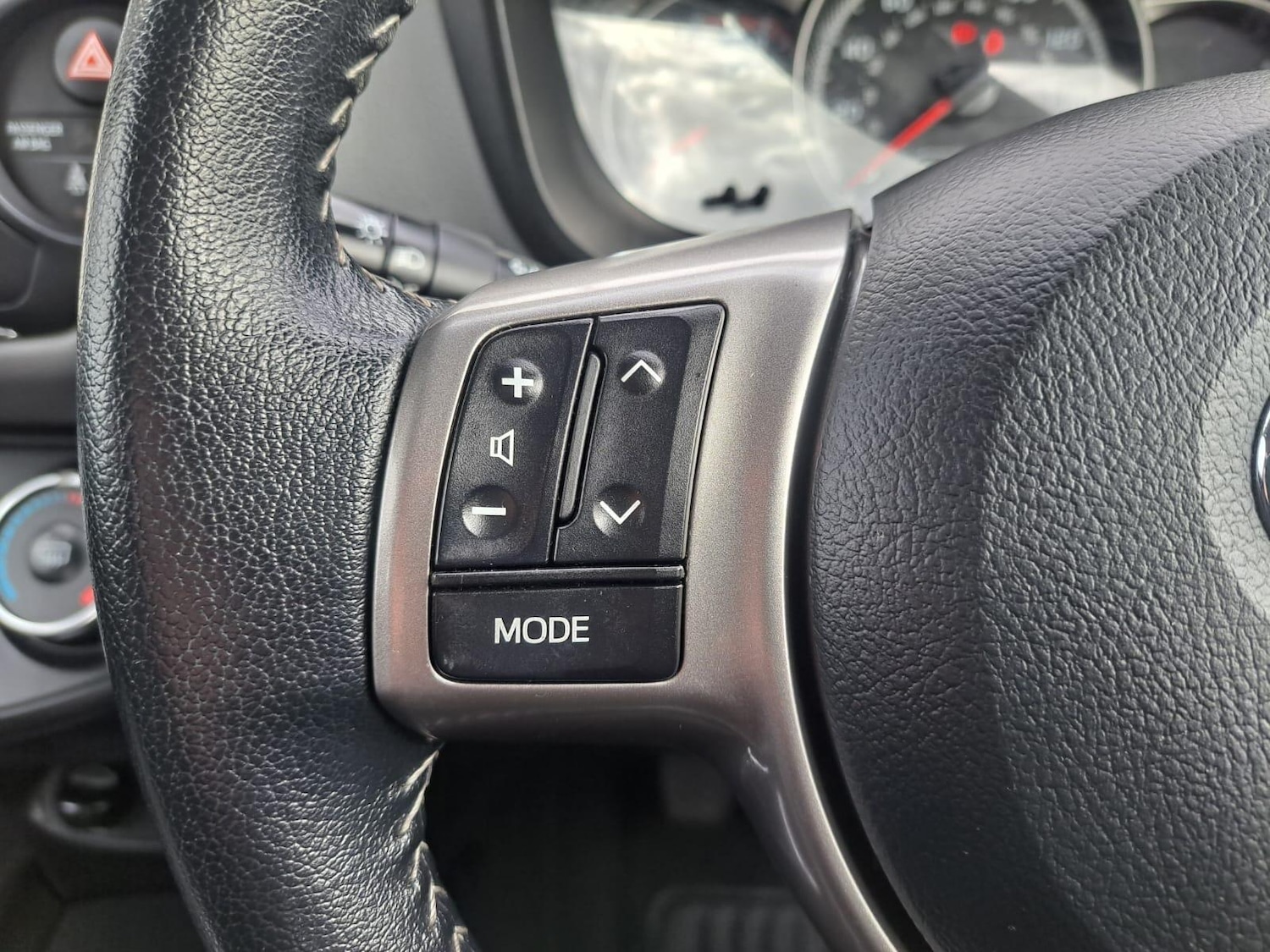 Used Toyota Yaris 2015 for sale - 76991684: Photo 24