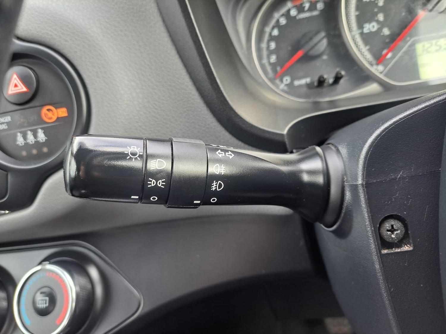 Used Toyota Yaris 2015 for sale - 76991684: Photo 26