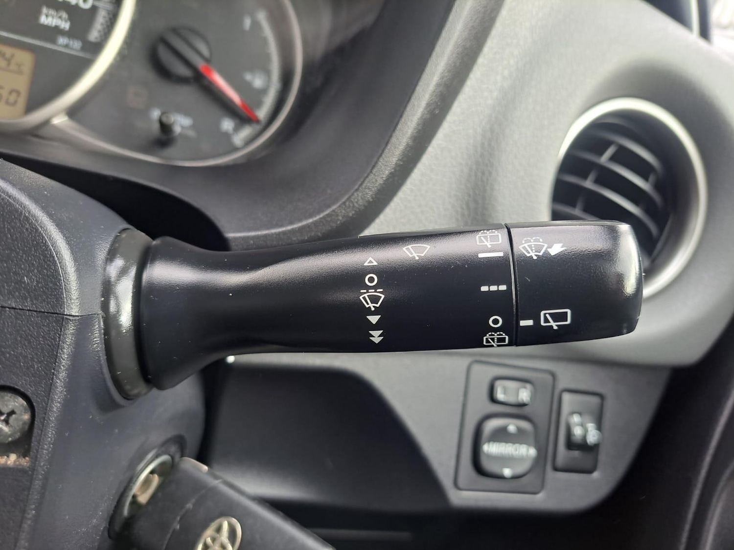 Used Toyota Yaris 2015 for sale - 76991684: Photo 27