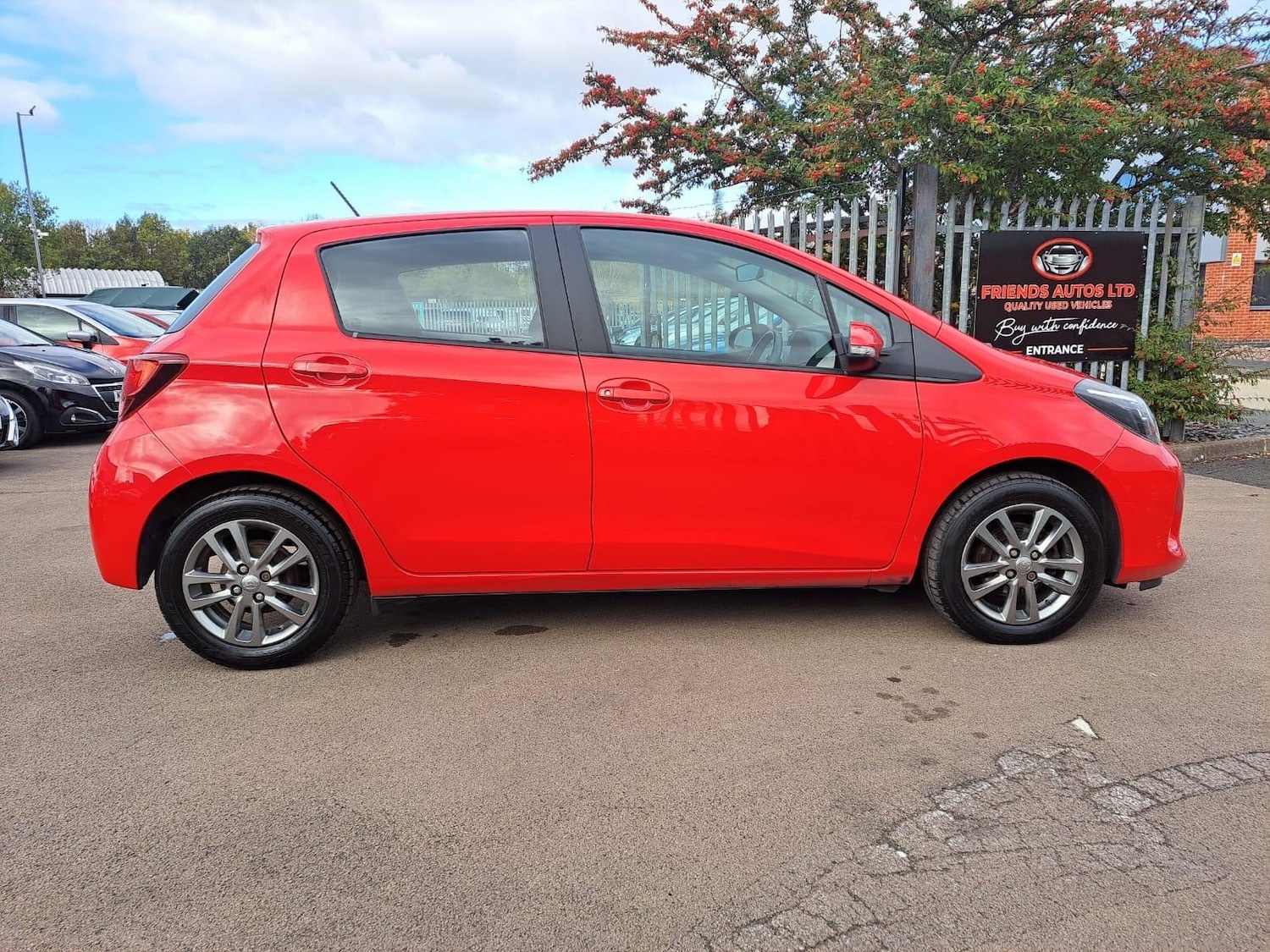 Used Toyota Yaris 2015 for sale - 76991684: Photo 3