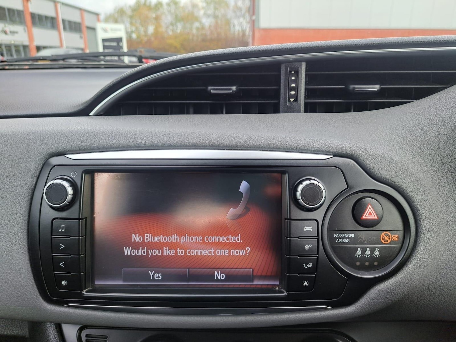 Used Toyota Yaris 2015 for sale - 76991684: Photo 36