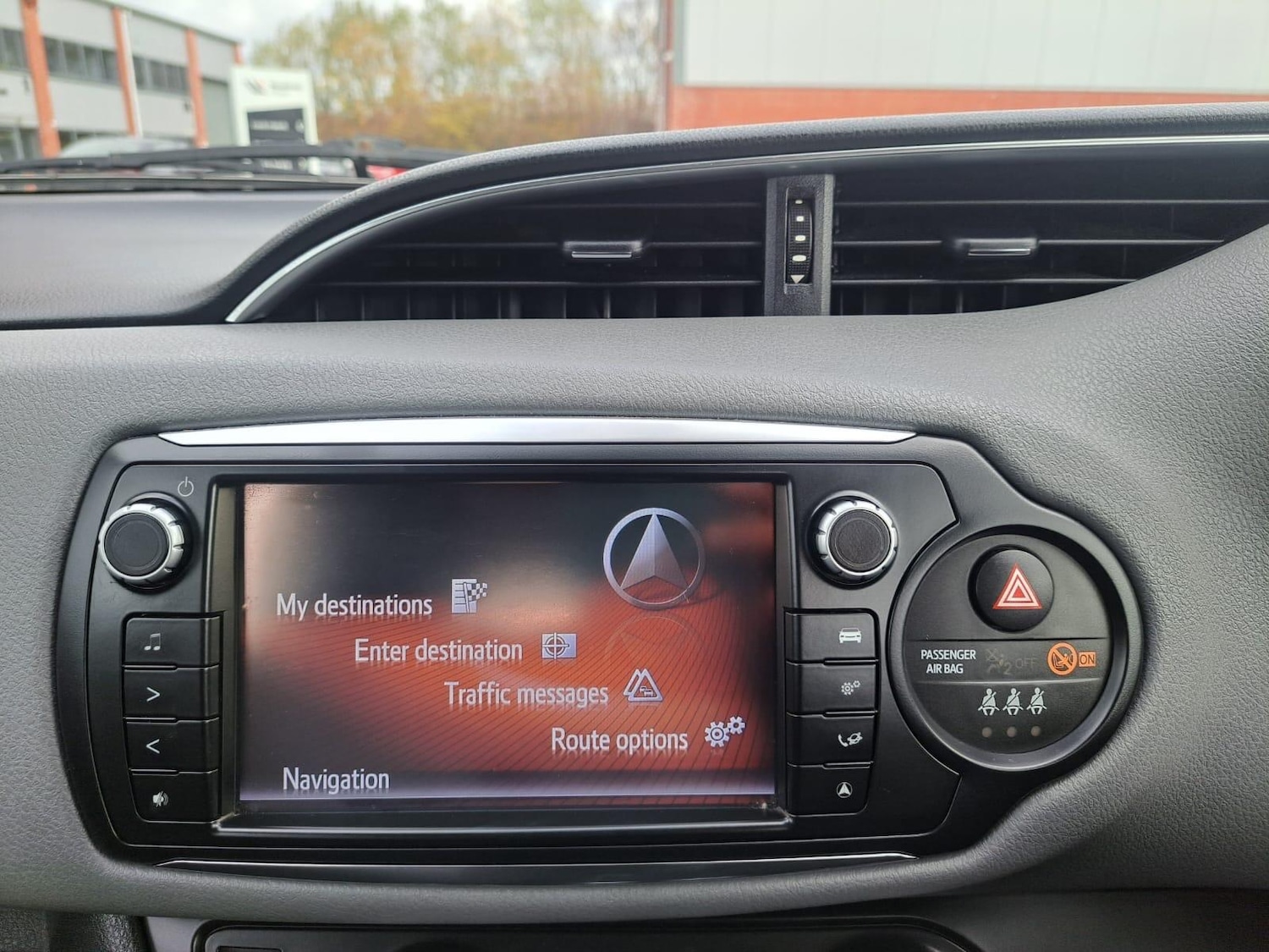 Used Toyota Yaris 2015 for sale - 76991684: Photo 37