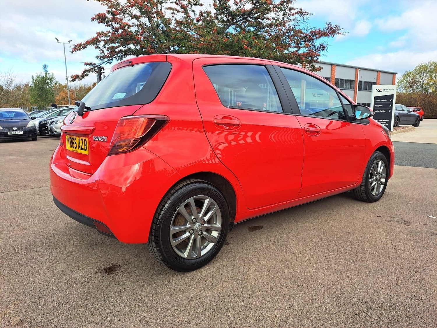 Used Toyota Yaris 2015 for sale - 76991684: Photo 4