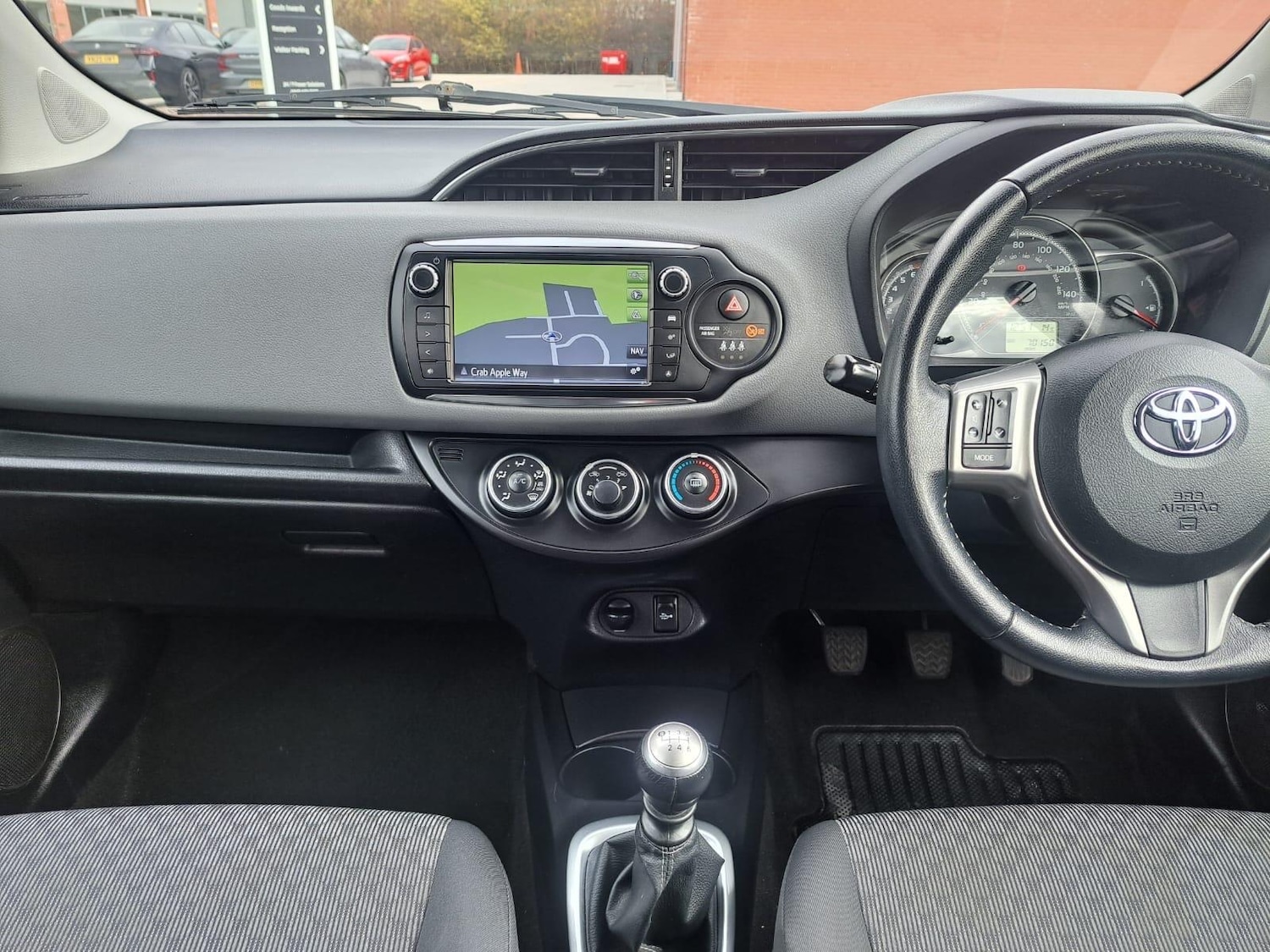 Used Toyota Yaris 2015 for sale - 76991684: Photo 41