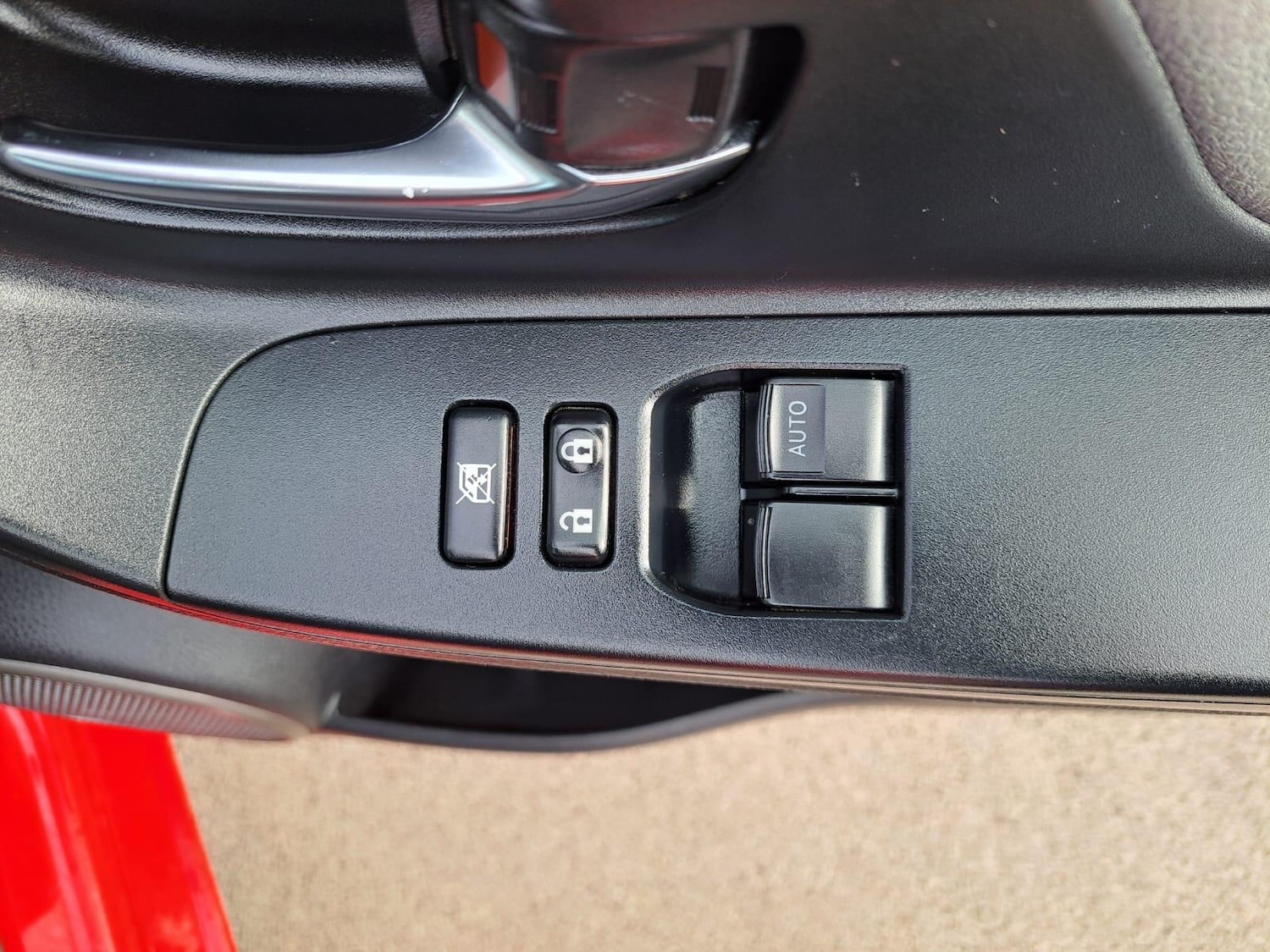 Used Toyota Yaris 2015 for sale - 76991684: Photo 51