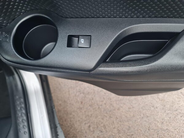 Used Toyota C-HR 2019 for sale - 75127930: Photo 64