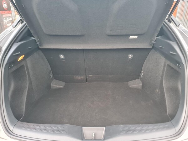 Used Toyota C-HR 2019 for sale - 75127930: Photo 67