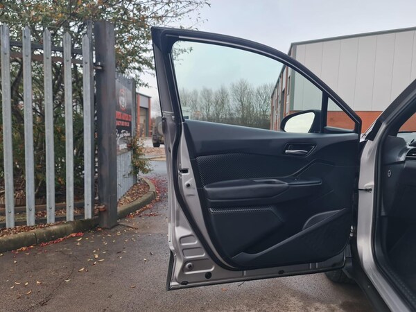 Used Toyota C-HR 2019 for sale - 75127930: Photo 68