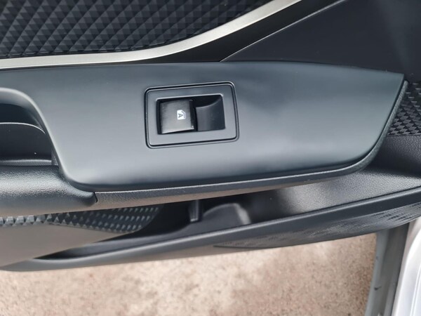 Used Toyota C-HR 2019 for sale - 75127930: Photo 69