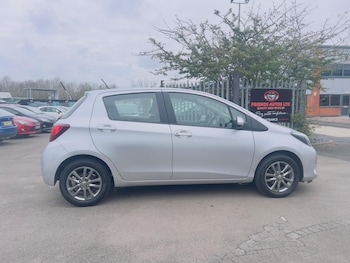 Used Toyota Yaris 2015 for sale - 77982686: Photo