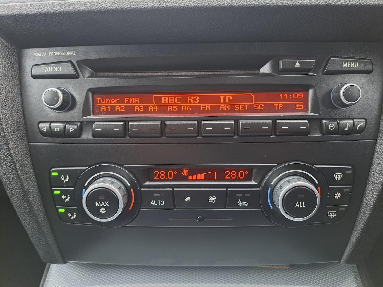 Used BMW 3 Series 2010 for sale - 77066658: Photo 33