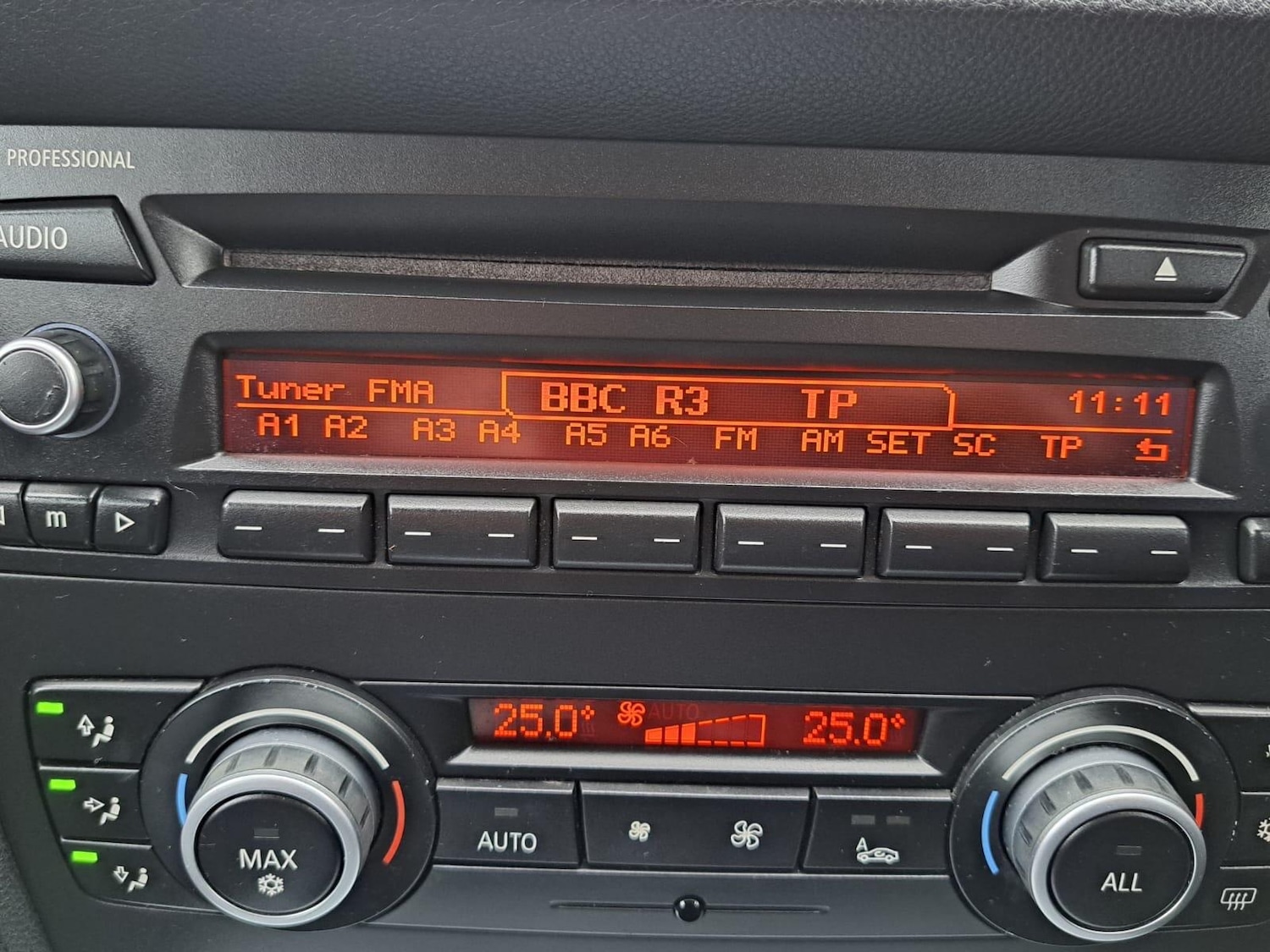 Used BMW 3 Series 2010 for sale - 77066658: Photo 34