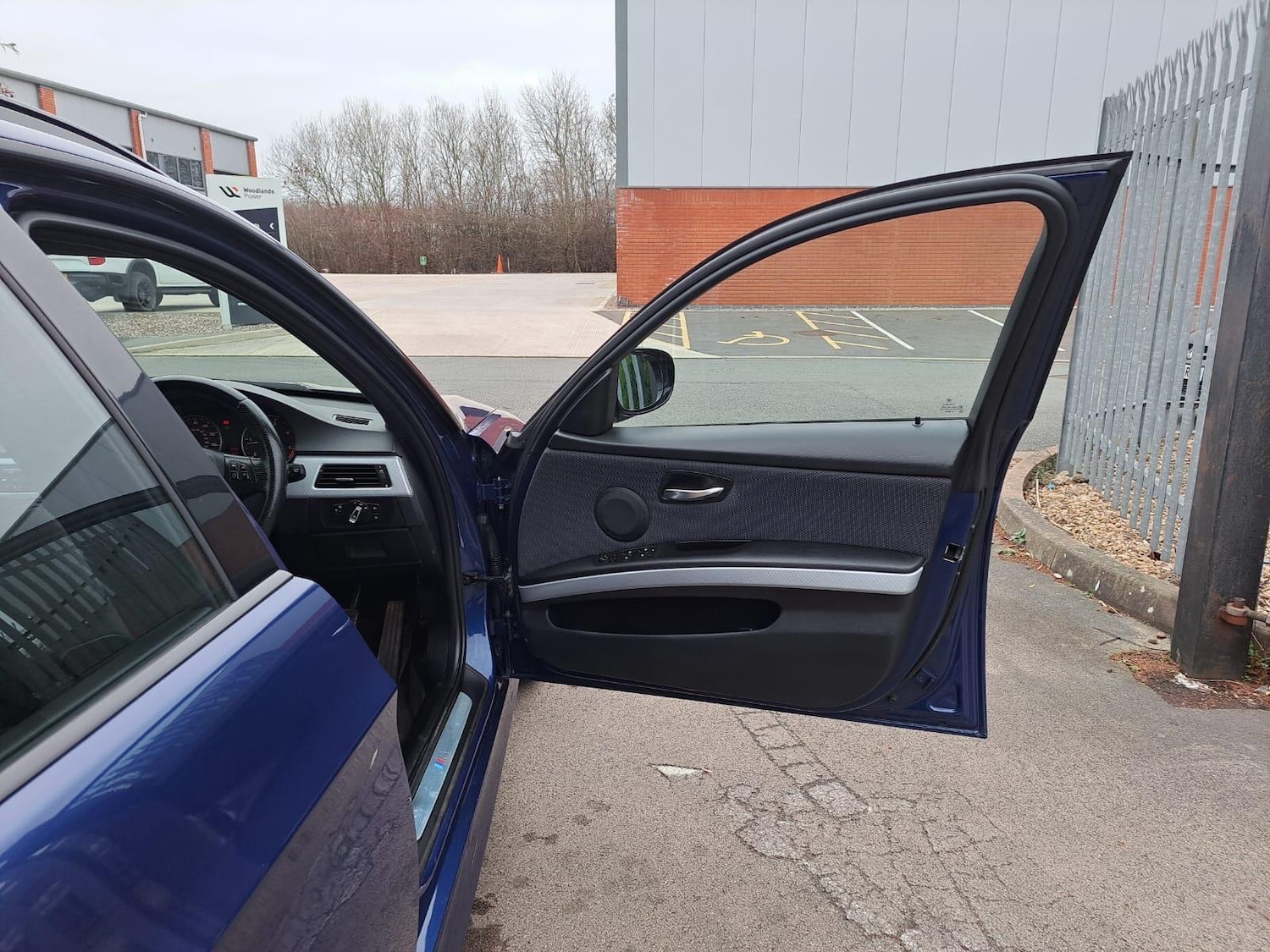 Used BMW 3 Series 2010 for sale - 77066658: Photo 52