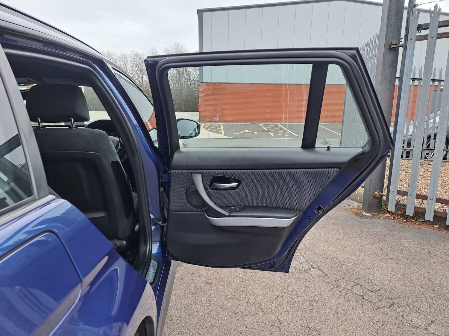 Used BMW 3 Series 2010 for sale - 77066658: Photo 55