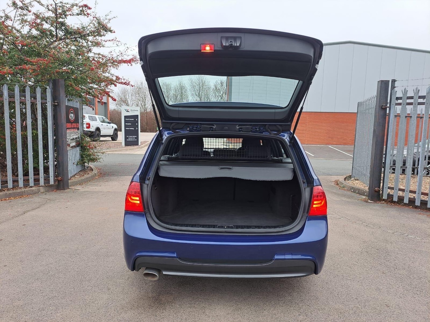 Used BMW 3 Series 2010 for sale - 77066658: Photo 57