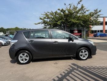Used Toyota Verso 2010 for sale - 79247652: Photo