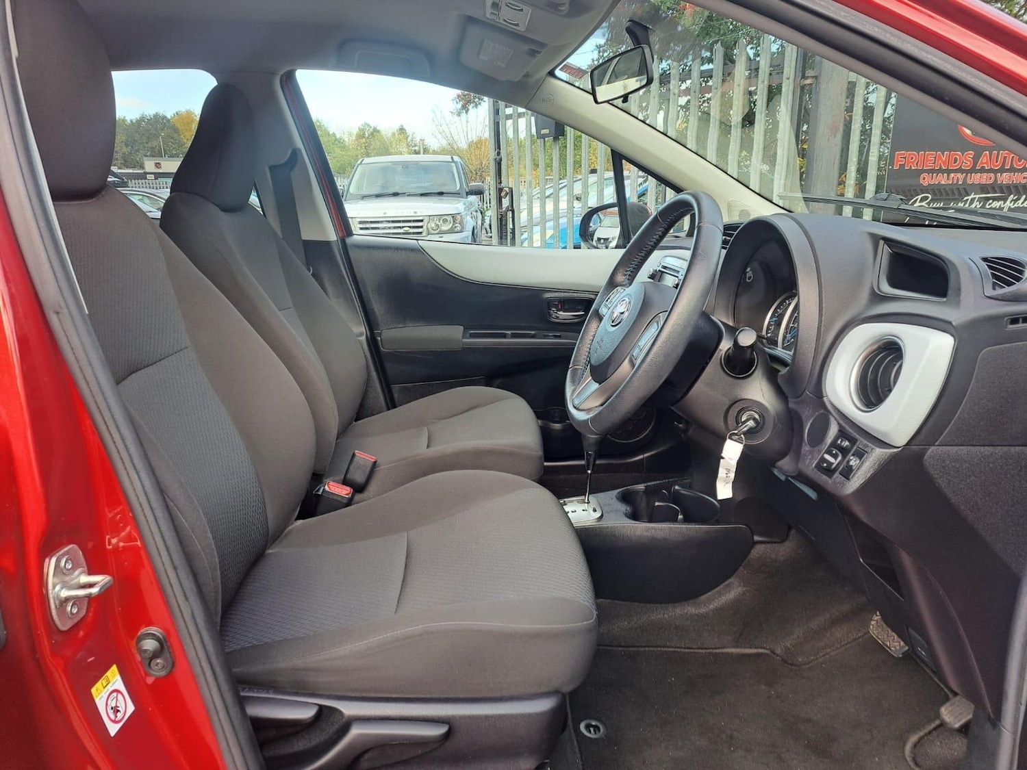 Used Toyota Yaris 2012 for sale - 76336109: Photo 10
