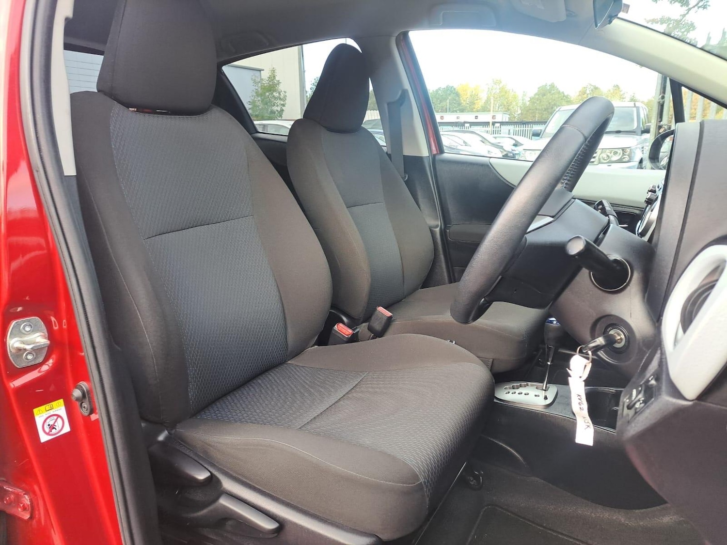 Used Toyota Yaris 2012 for sale - 76336109: Photo 11