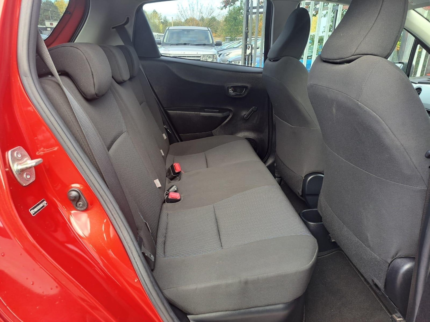 Used Toyota Yaris 2012 for sale - 76336109: Photo 12