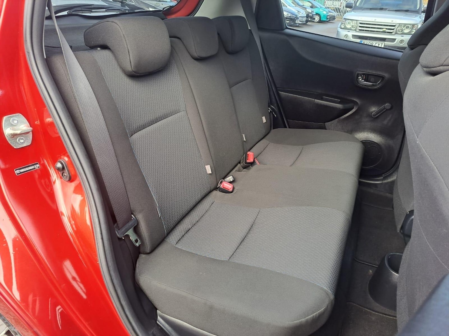 Used Toyota Yaris 2012 for sale - 76336109: Photo 13