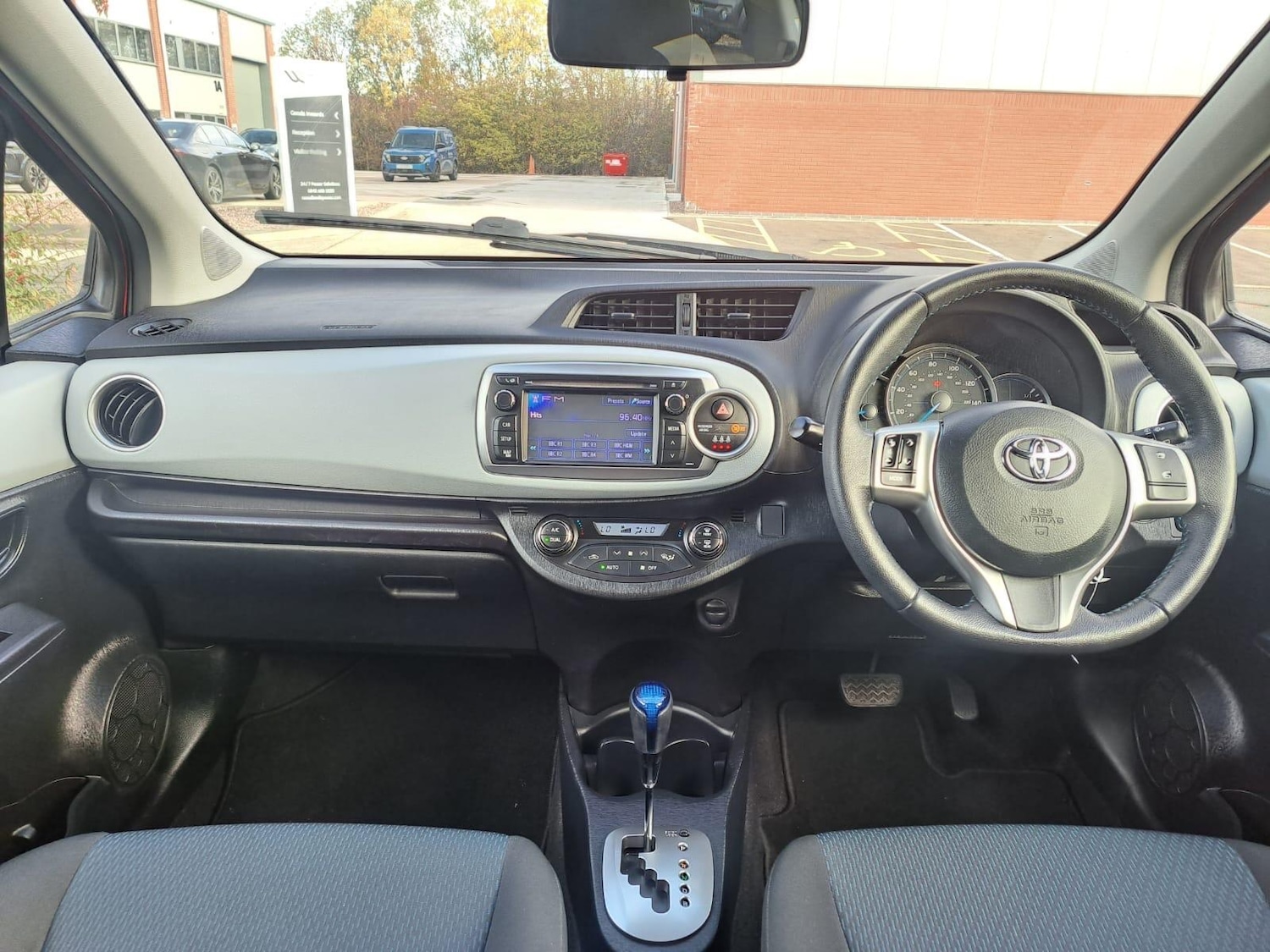 Used Toyota Yaris 2012 for sale - 76336109: Photo 14