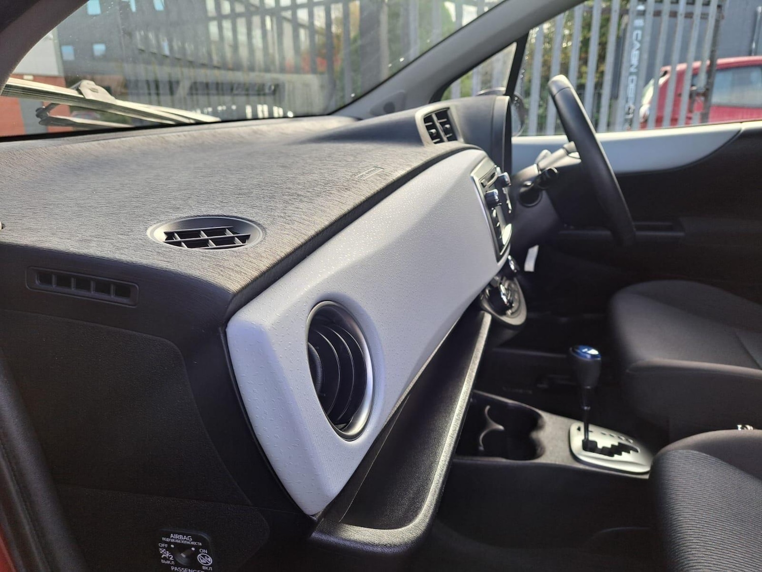 Used Toyota Yaris 2012 for sale - 76336109: Photo 15