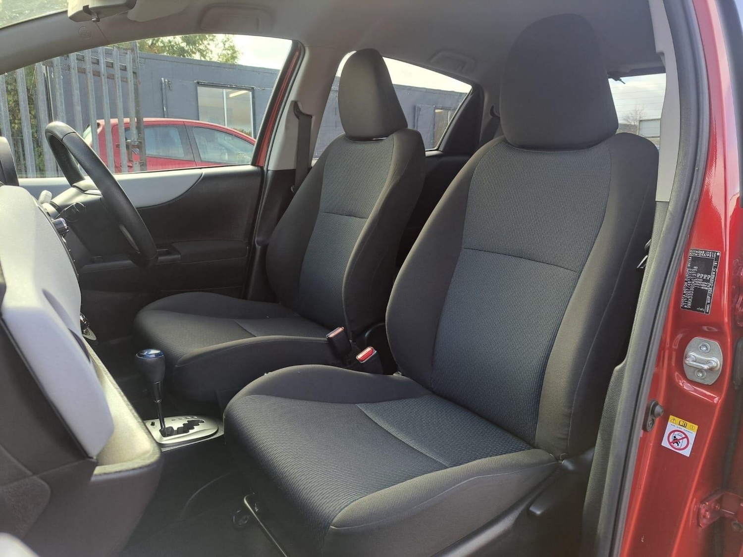 Used Toyota Yaris 2012 for sale - 76336109: Photo 18