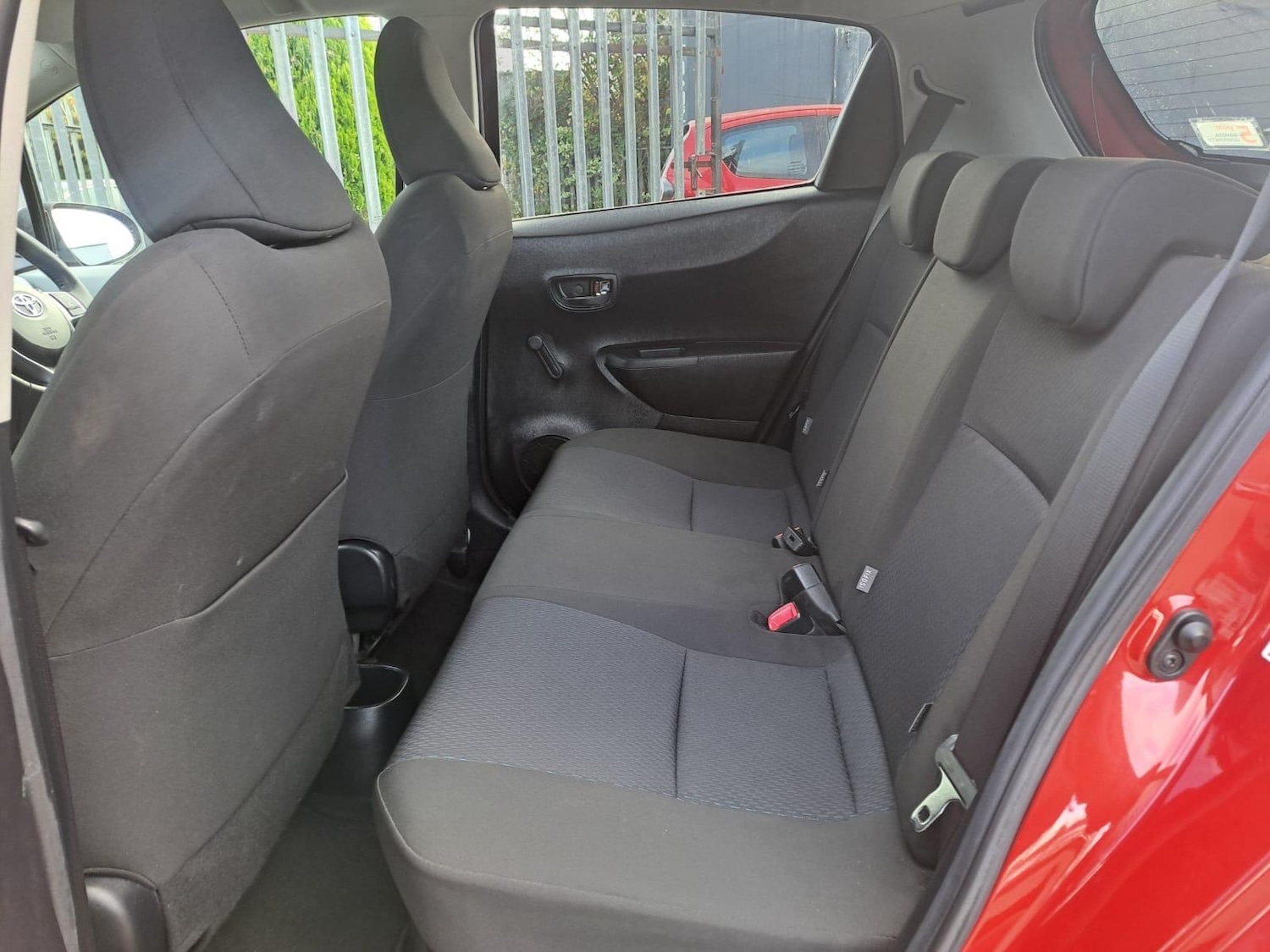 Used Toyota Yaris 2012 for sale - 76336109: Photo 19
