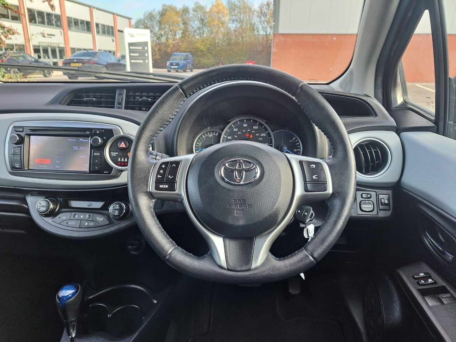 Used Toyota Yaris 2012 for sale - 76336109: Photo 22