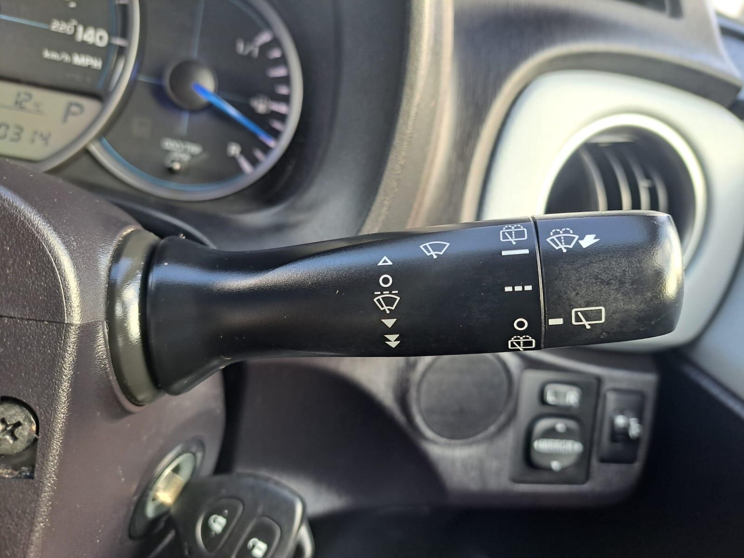 Used Toyota Yaris 2012 for sale - 76336109: Photo 27
