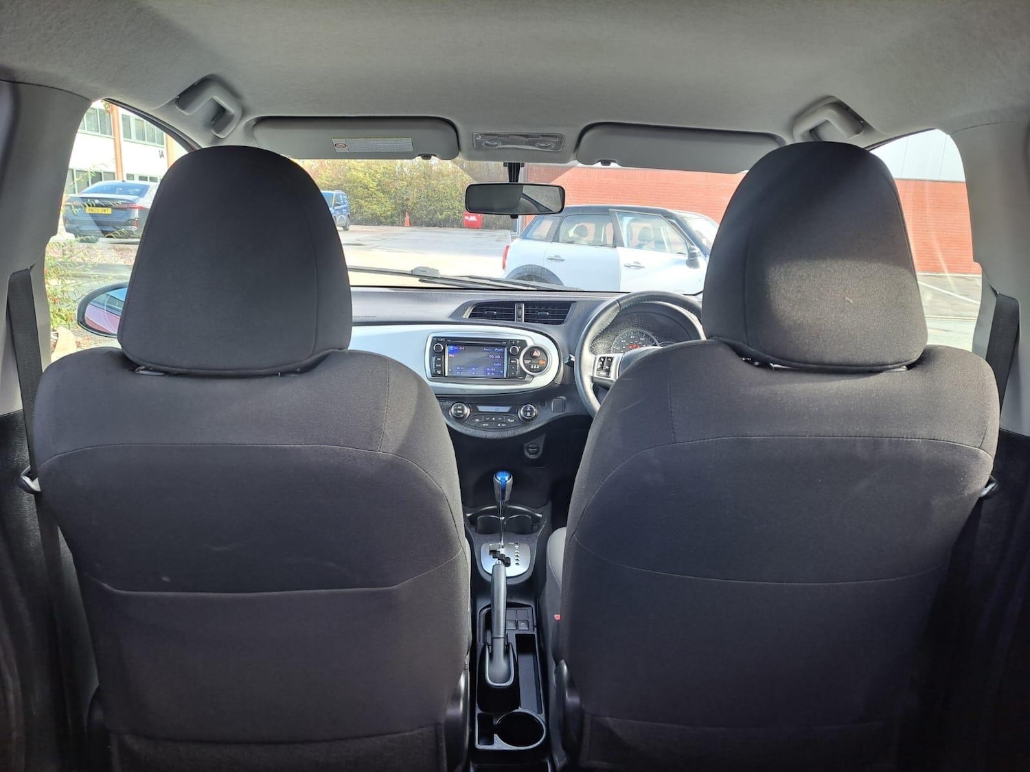 Used Toyota Yaris 2012 for sale - 76336109: Photo 28
