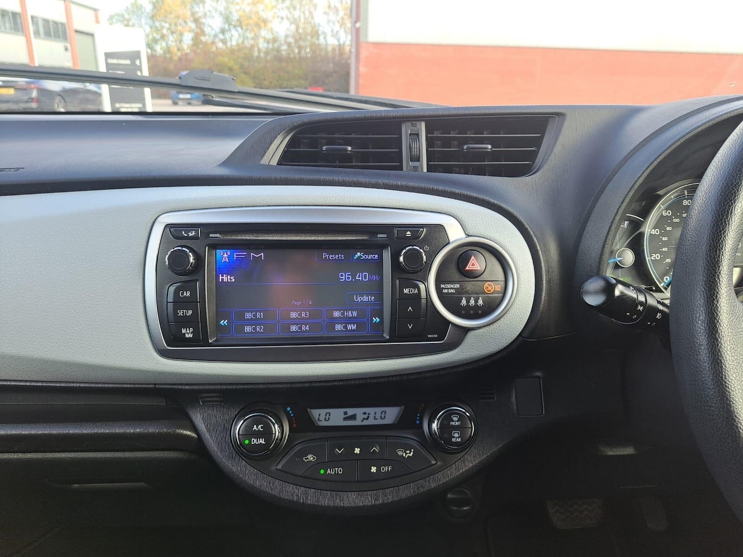 Used Toyota Yaris 2012 for sale - 76336109: Photo 35