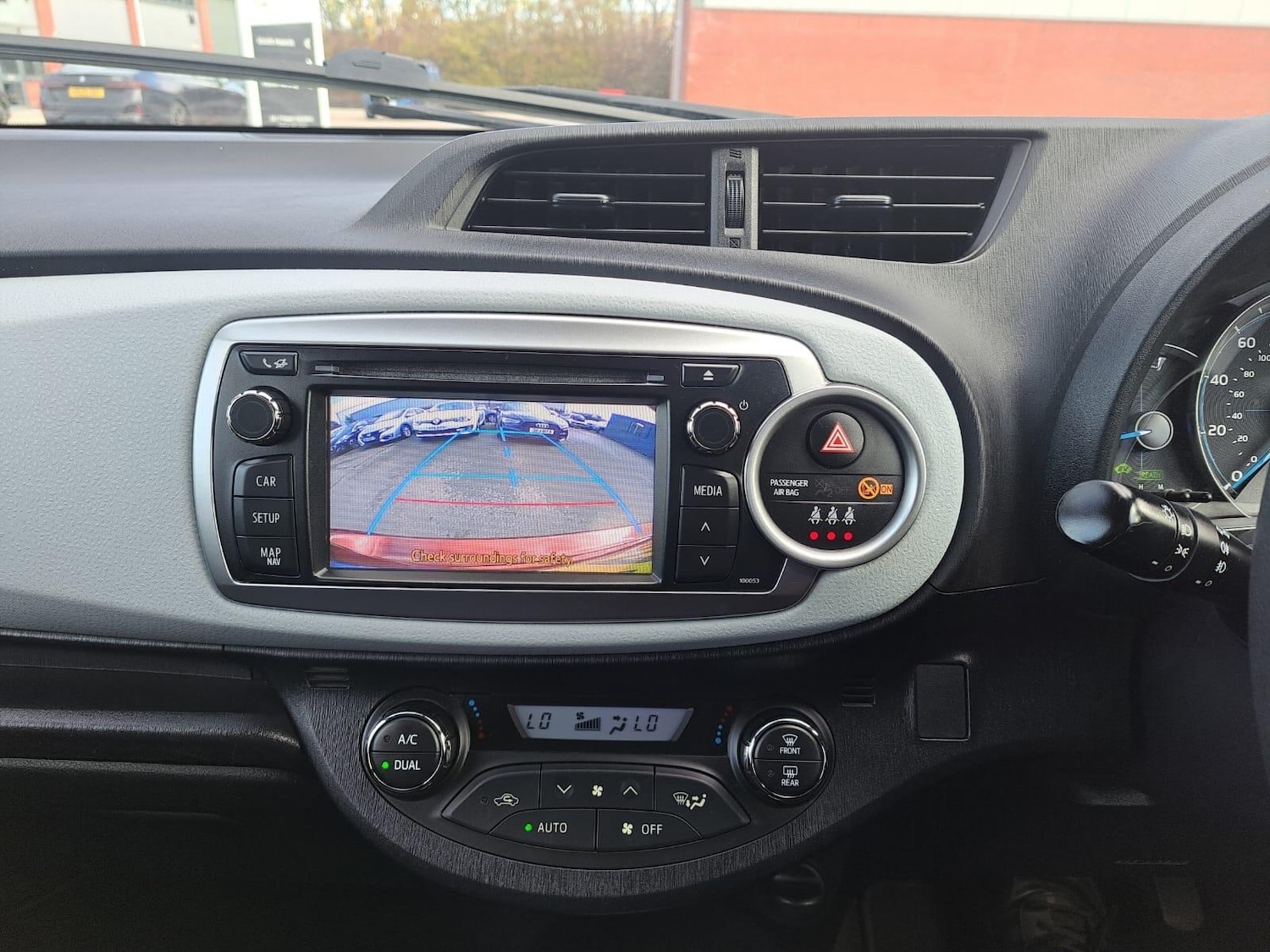 Used Toyota Yaris 2012 for sale - 76336109: Photo 39