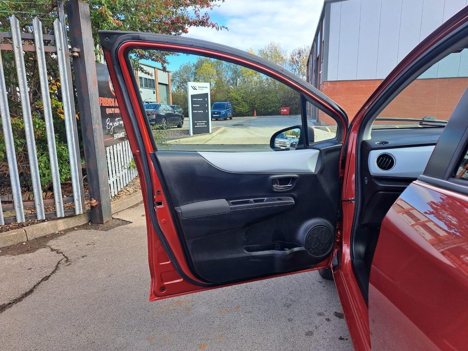 Used Toyota Yaris 2012 for sale - 76336109: Photo 55