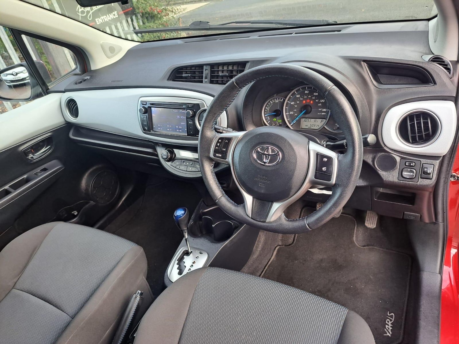 Used Toyota Yaris 2012 for sale - 76336109: Photo 9