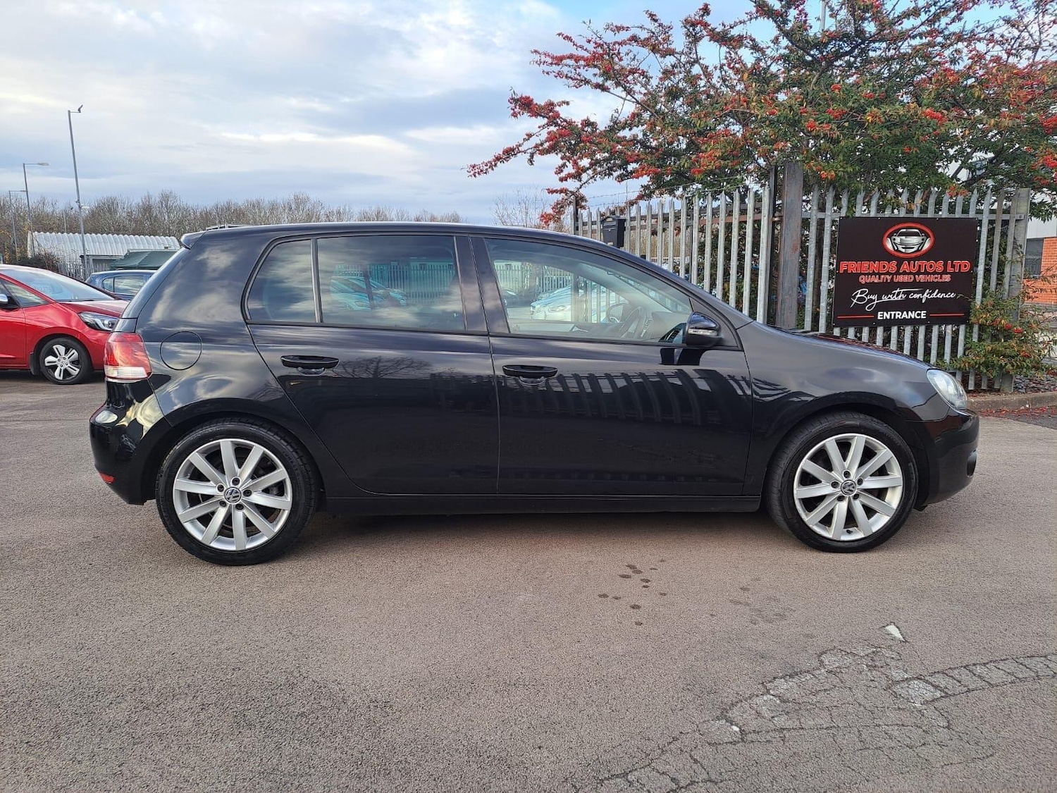 Used Volkswagen Golf 2012 for sale - 77029996: Photo 3