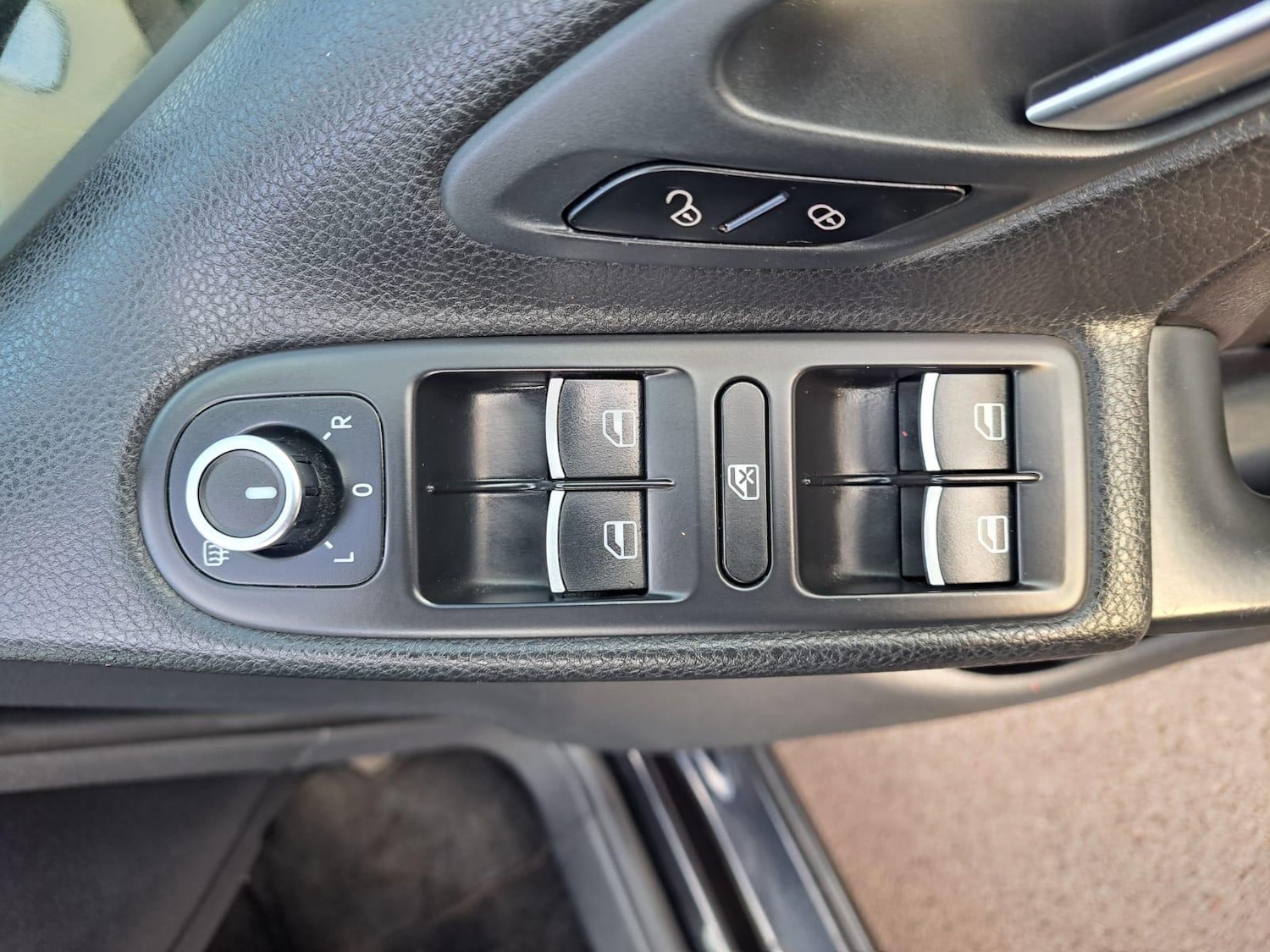 Used Volkswagen Golf 2012 for sale - 77029996: Photo 47