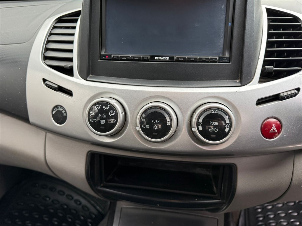 Used Mitsubishi L200 2010 for sale - 77665350: Photo 8