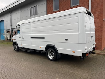 Used Mercedes-Benz Vario 2010 for sale - 77326567: Photo