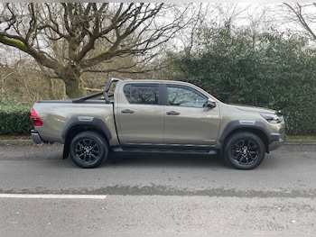 Used Toyota Hilux 2025 for sale - 77614870: Photo