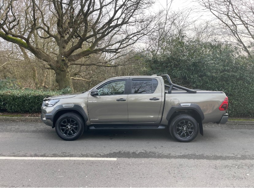 Used Toyota Hilux 2025 for sale - 77614870: Photo 4